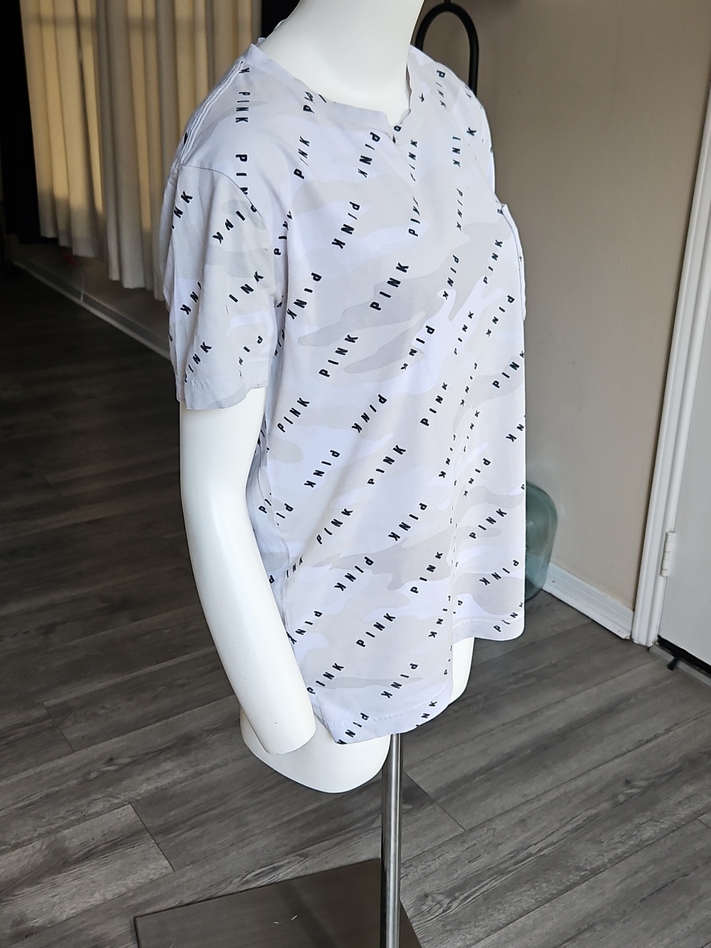 3/$6 PINK Victoria's Secret Oversized Camo Graphic "86" Shortsleeve T Shirt XS - Picture 4 of 6